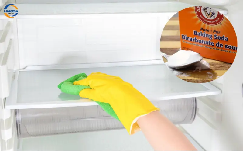 Vệ sinh tủ mát Sanaky bằng baking soda