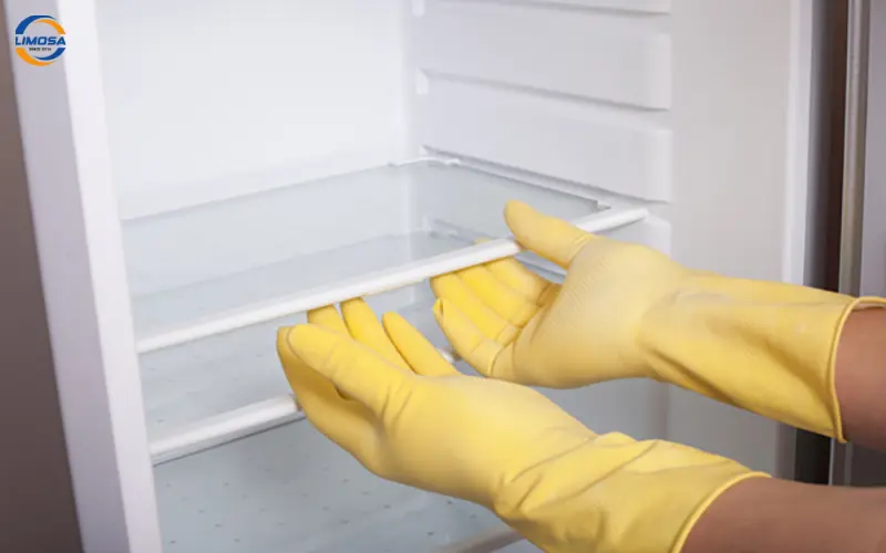 Vệ sinh tủ mát định kỳ