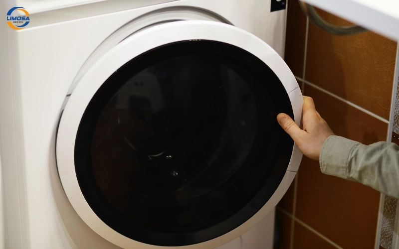 Cửa máy giặt không đóng kín hoặc bị kẹt