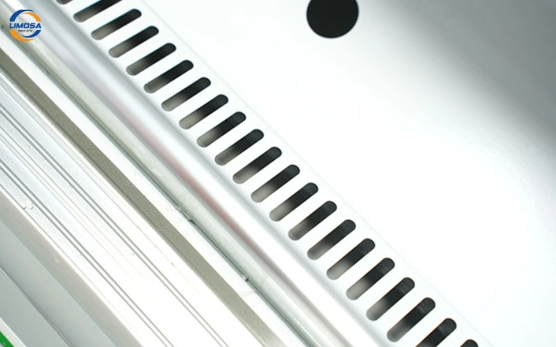 Lỗ thoát nước tủ mát