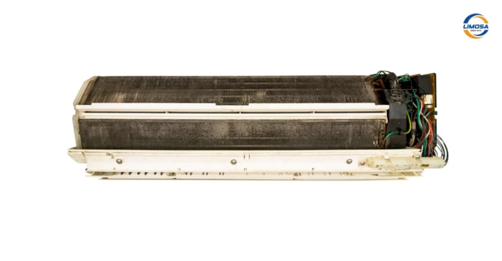 Máy lạnh Reetech bị bám bụi do không vệ sinh định kỳ