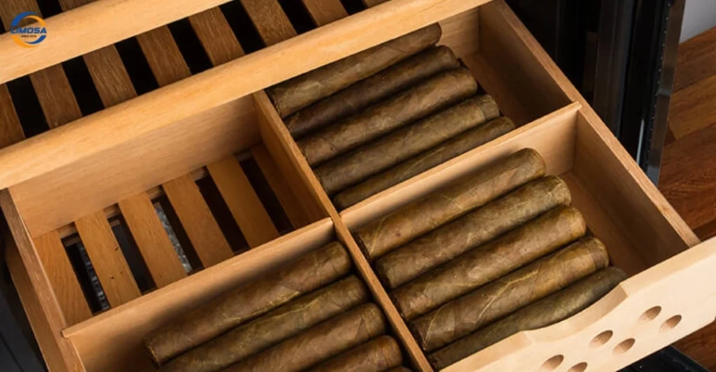 Vệ sinh tủ bảo quản cigar