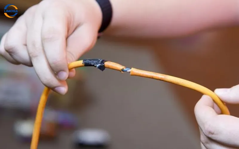 Kiểm tra dây dẫn và kết nối điện