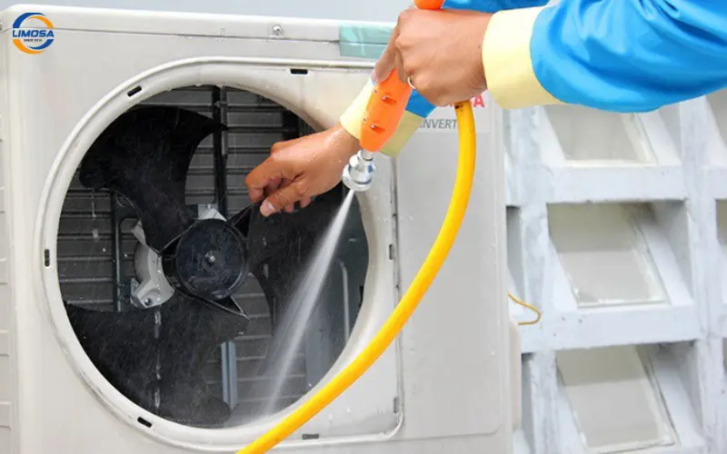 Kiểm tra và vệ sinh dàn nóng, dàn lạnh