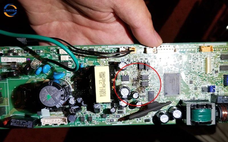 Sự cố hệ thống điện hoặc bo mạch điều khiển