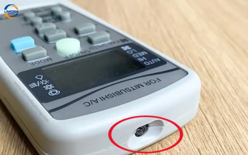 Vệ sinh mắt thần remote định kỳ