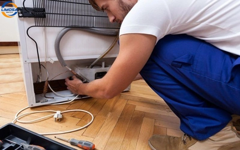 Hướng dẫn chi tiết từng bước cách tháo quạt gió tủ lạnh Hitachi