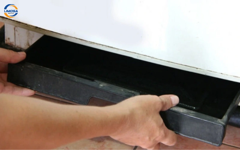 Khay đựng nước tủ lạnh sanyo phía sau là gì và công dụng