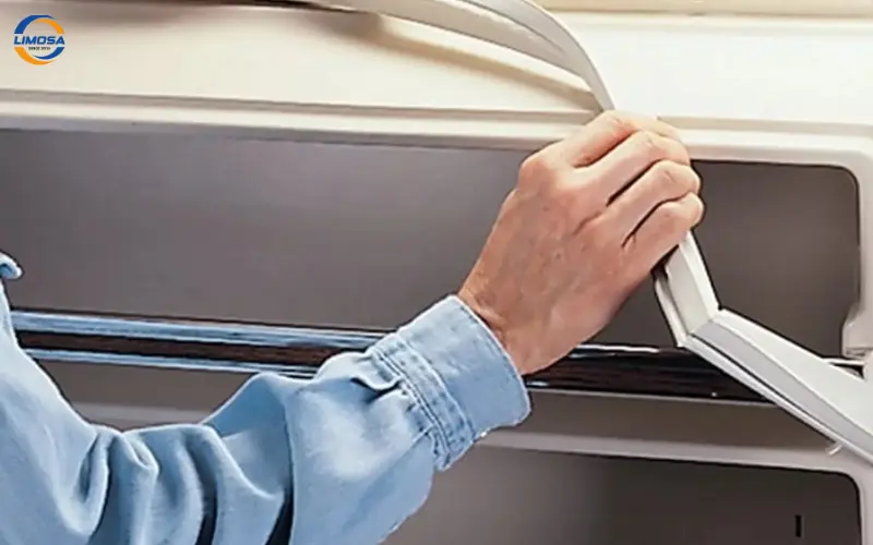 Khi nào cần thay ron tủ lạnh Sharp? Cách kiểm tra nhanh tại nhà