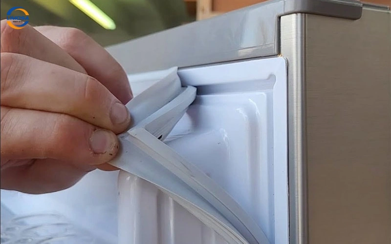 Kiểm tra và thay thế gioăng cửa kém kín