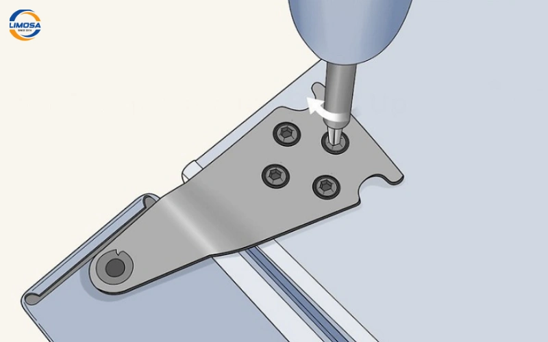 Siết chặt vít, ốc bắt dàn lạnh