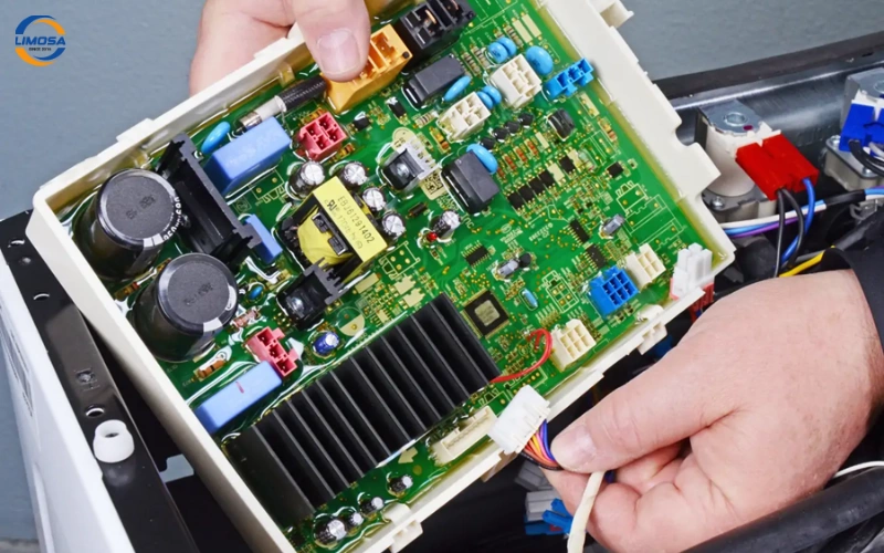 Sự cố cảm biến nước hoặc board mạch điều khiển