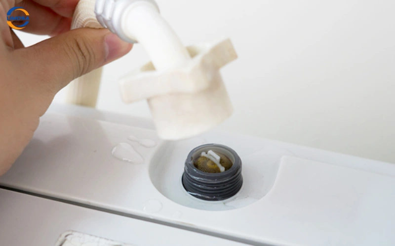 Van cấp nước bị hỏng hoặc bị tắc nghẽn