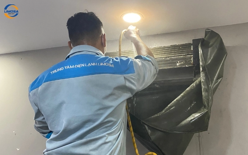 Bộ dụng cụ vệ sinh máy lạnh chuyên nghiệp của Điện Lạnh Limosa