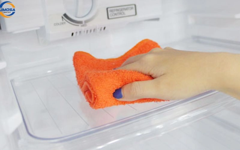 cách phòng tránh tủ lạnh bị đọng hơi nước ở bên ngoài