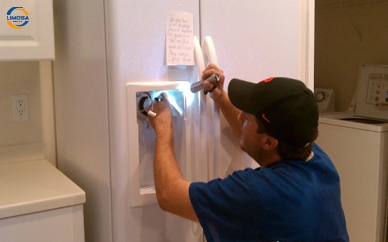 Chuẩn bị dụng cụ và bóng đèn thay thế