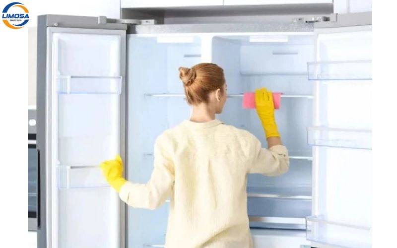 chuẩn bị dụng cụ và công tác trước khi vệ sinh