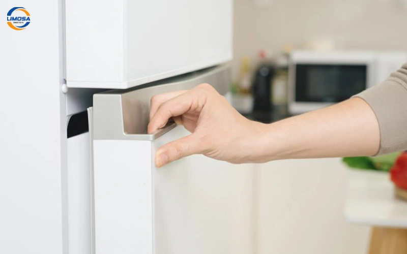 Kiểm tra gioăng cao su cửa tủ, thay thế khi cần