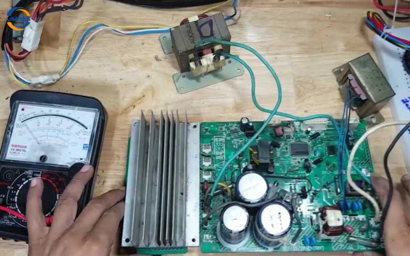 Máy lạnh Daikin báo lỗi A6 do bo mạch dàn lạnh bị lỗi