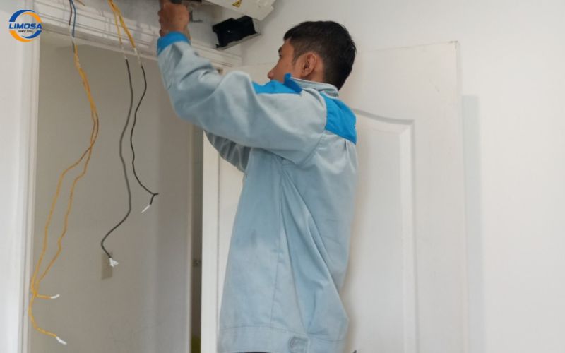 Những lưu ý khi tìm kiếm dịch vụ sửa máy lạnh Midea qua mạng