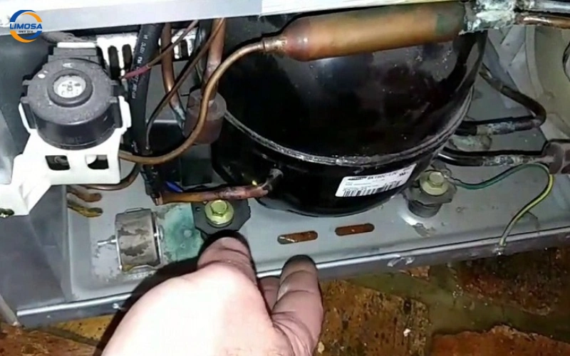 Rơ le cảm biến nhiệt độ hỏng hoặc hoạt động sai