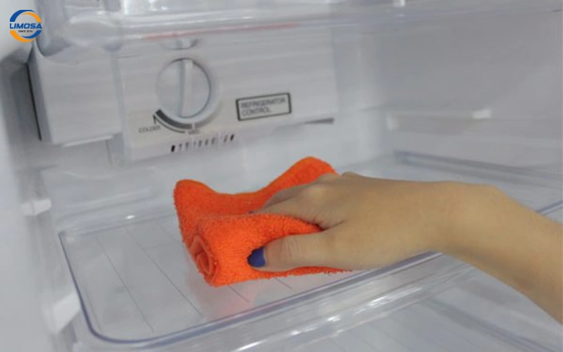 Dấu hiệu nhận biết tủ lạnh bị thủng ngăn đá