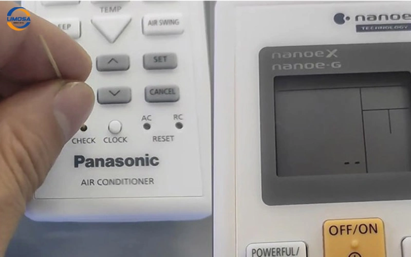 Hướng remote về máy lạnh, nhấn nút TIMER để hiện mã lỗi