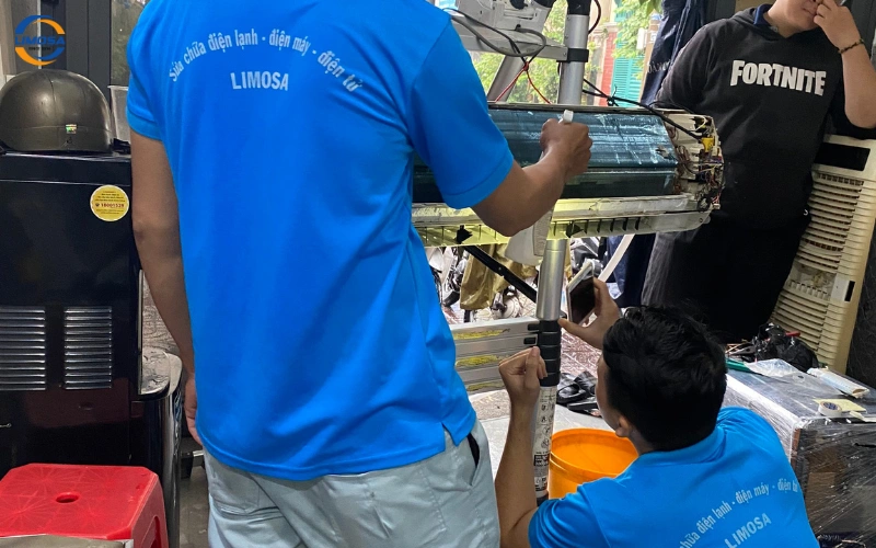 Quy trình thực hiện vệ sinh máy lạnh tại nhà quận 3 của Điện Lạnh Limosa