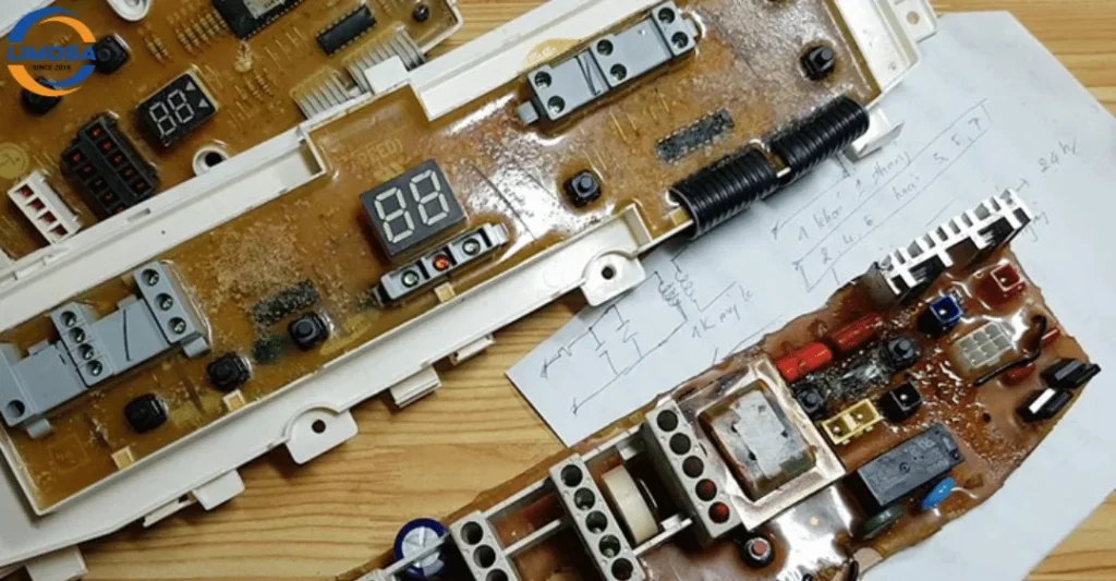 Công tắc cửa hoặc bo mạch điều khiển bị lỗi