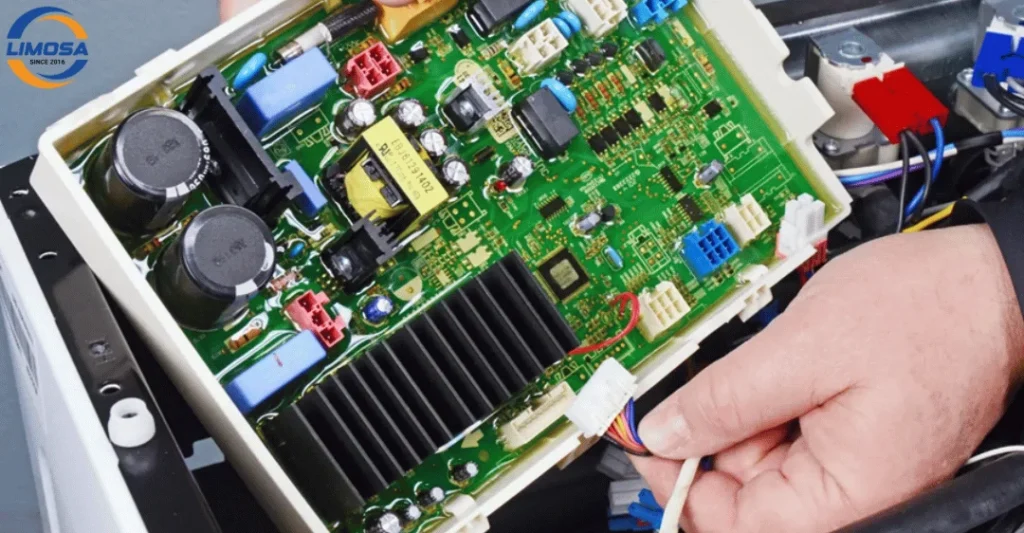 Máy giặt Aqua tín hiệu từ cảm biến đến bo mạch bị đứt