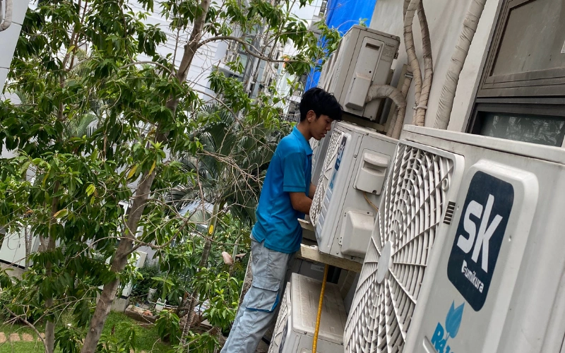 Bơm ga máy lạnh Gree R22