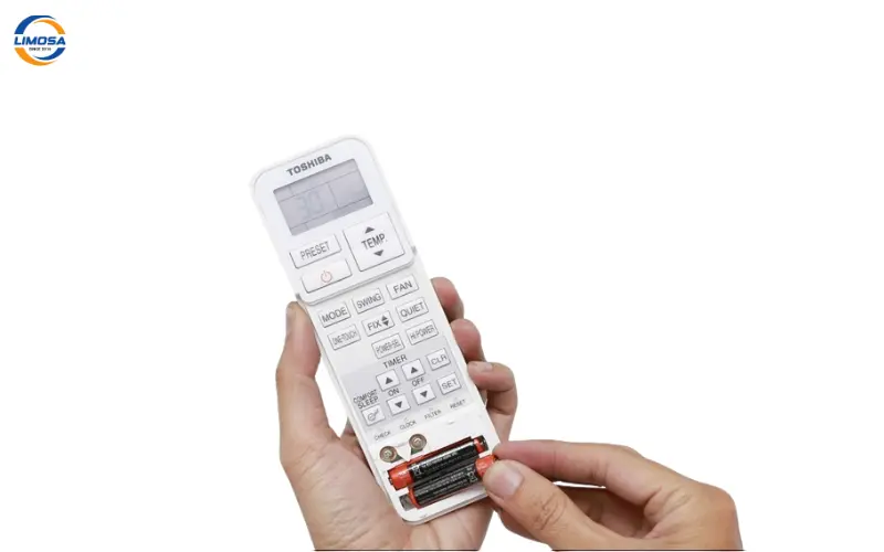 Các nguyên nhân chính khiến remote máy lạnh Toshiba không hiện số