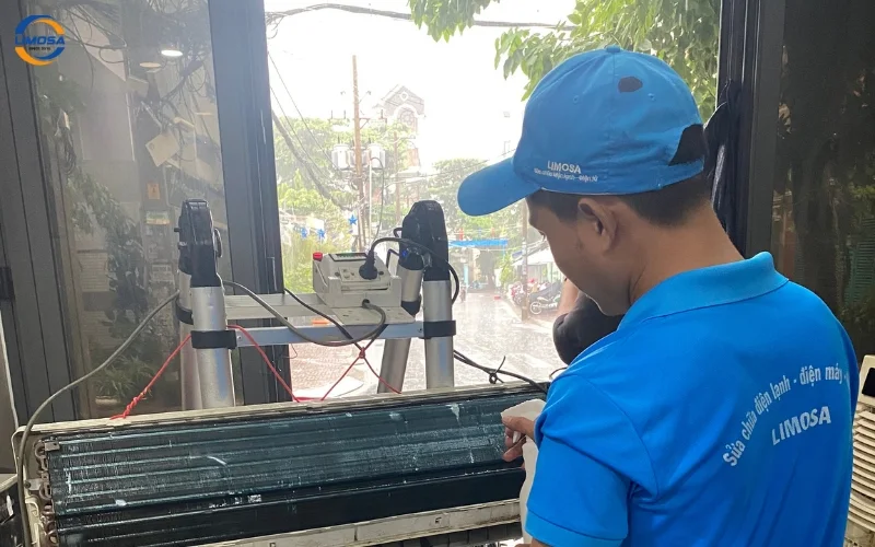 Đặt lịch dịch vụ tháo lắp điều hòa Comfee 