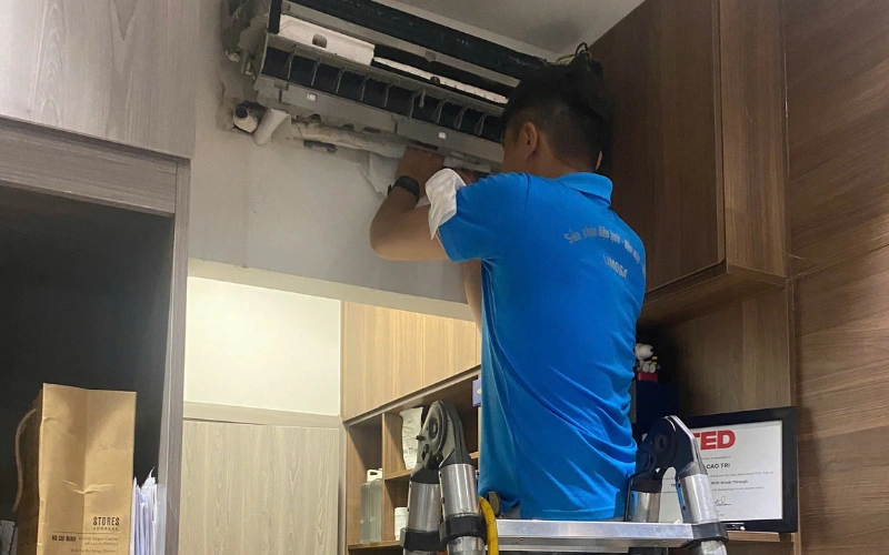 Hướng dẫn đặt lịch dịch vụ tháo lắp máy lạnh tại Hóc Môn tiện lợi