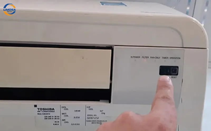 Khi nào cần reset remote máy lạnh Toshiba?