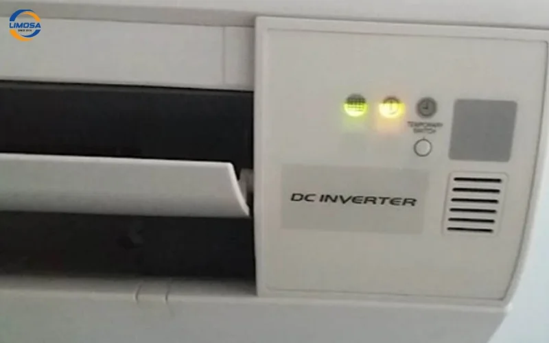 Máy lạnh Toshiba chớp đèn xanh liên tục là gì?