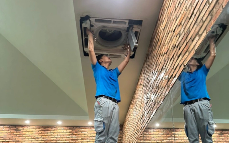 Những rủi ro khi tự tháo lắp điều hòa và lý do nên chọn thợ chuyên nghiệp