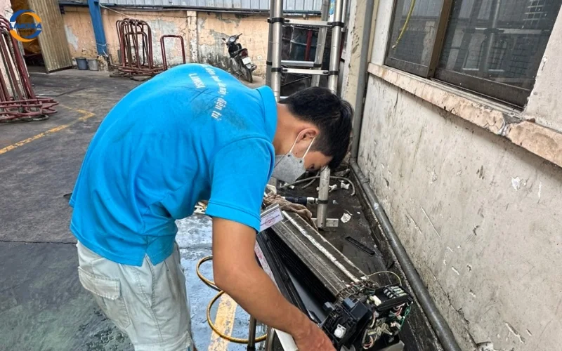 Những rủi ro thường gặp khi tự tháo lắp máy lạnh Aqua tại nhà