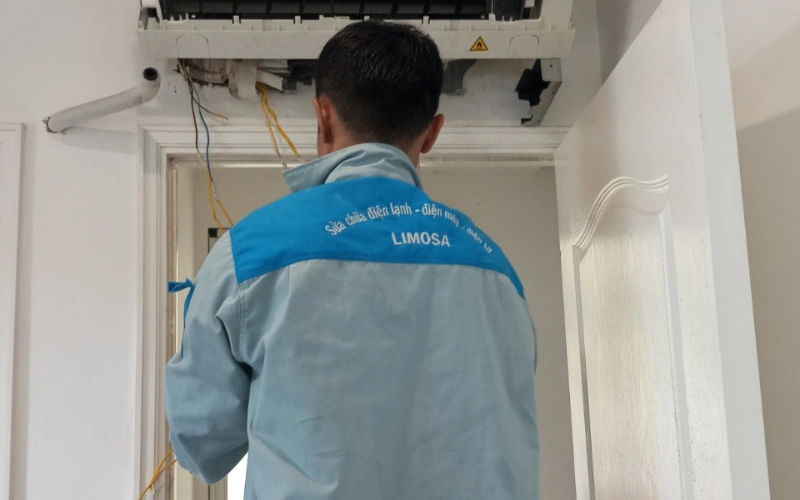 Rủi ro khi tự tháo lắp máy lạnh Daikin tại nhà và lý do nên chọn thợ kỹ thuật