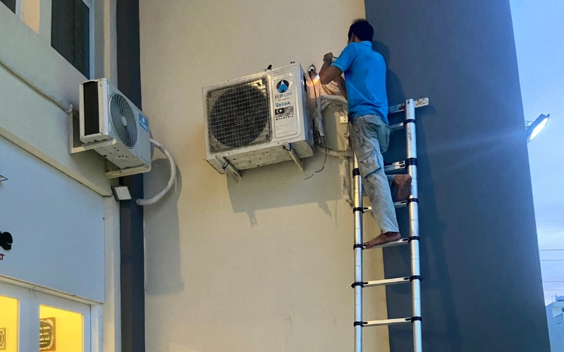 Tại sao nên chọn dịch vụ tháo lắp máy lạnh Reetech chuyên nghiệp?