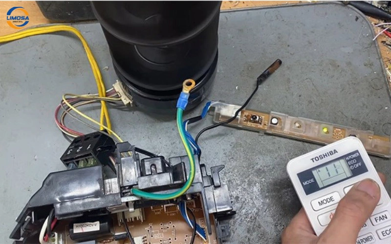 Vệ sinh quạt dàn nóng và lọc bụi