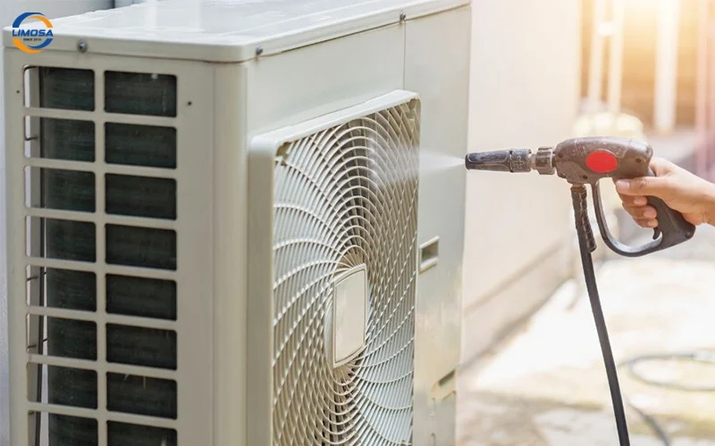 Có nên vệ sinh cục nóng máy lạnh?