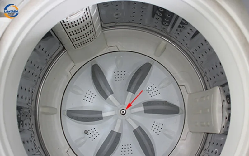 Hướng dẫn chi tiết 4 bước tháo mâm máy giặt